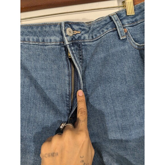 NWT Old Navy Shorts Women Plus 20 Blue Medium Wash High Rise Secret Pockets - Picture 5 of 9